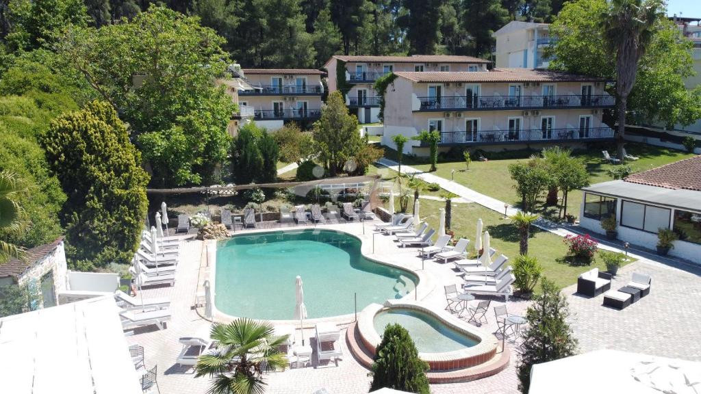 Attraktive Hotelanlage mit Swimmingpools in Siviri, Chalkidiki