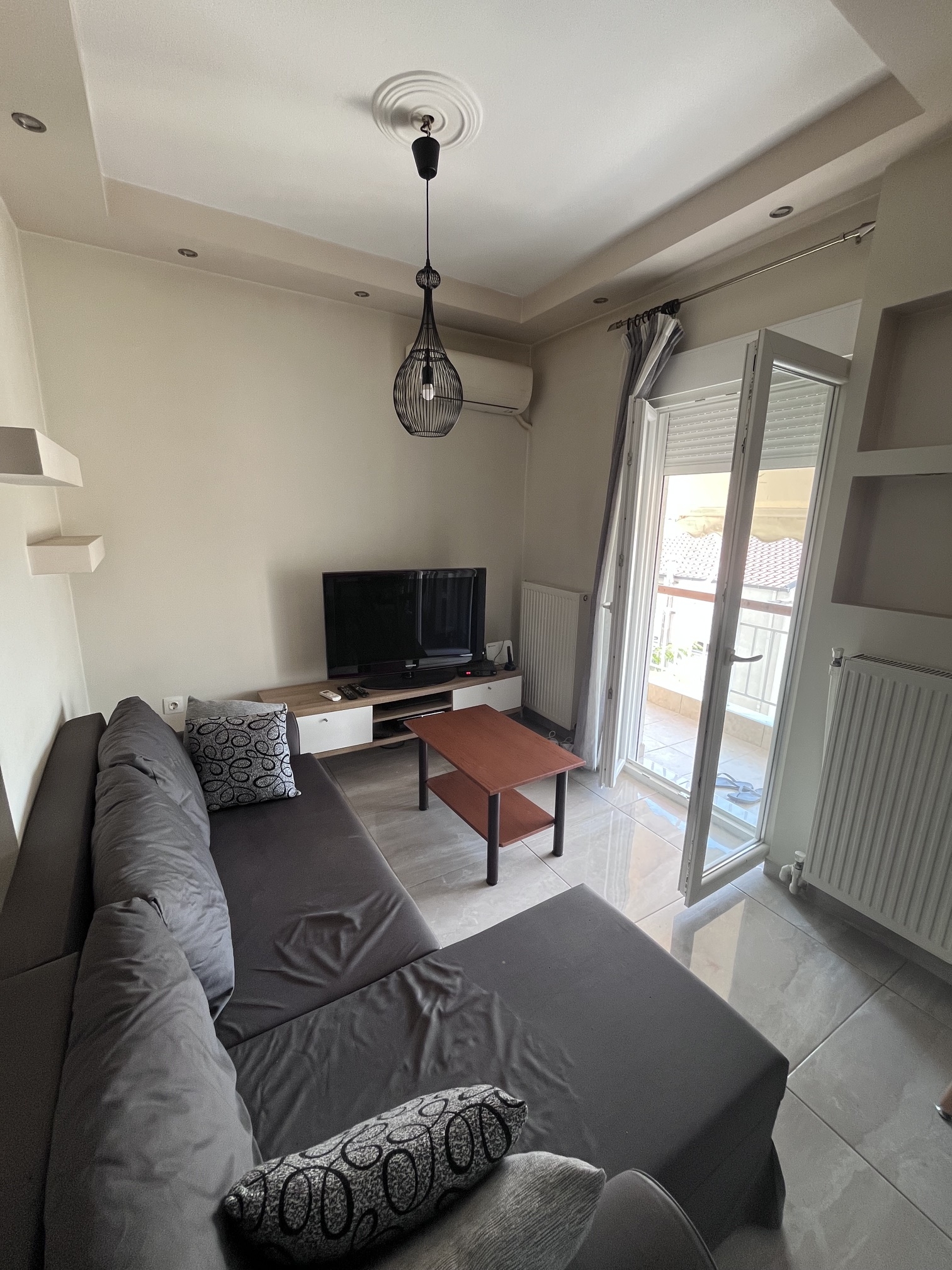Helle, vollständig renovierte Wohnung in Sykies