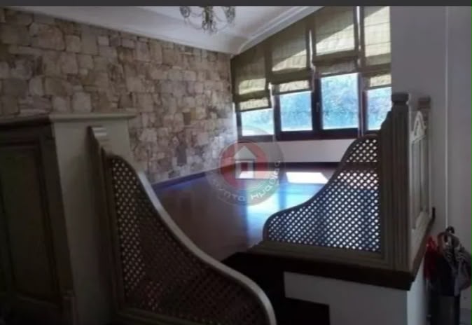 Ευρύχωρη μεζονέτα με κήπο και γκαράζ στο Πανόραμα – Βέροια